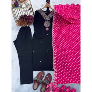 Ensemble de vêtements de soirée pour femmes de créateur haut bas Dupatta pour un look élégant - Product Image 2