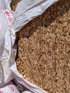 Cáscara de Camarón Rica en Quitina que Aumenta la Energía para Animales con Alto Contenido de Proteínas |   Hecho en Vietnam - Product Image 6