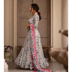 HEENA'S Ensemble de costumes pour femmes de créateur Collection 127 pièces - Product Image 4