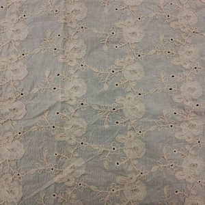 Tissu en voile de coton blanc de qualité supérieure, directement de l'usine, avec broderie complexe en cordon Dori – Respirant, semi-transparent et entièrement teignable - Product Image 1