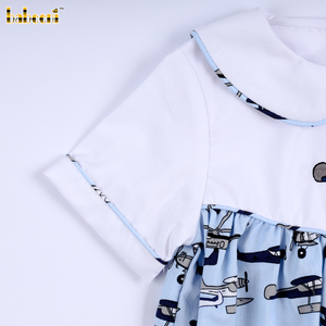 จั๊มสูทลายเครื่องบินสีฟ้า Babeeni แบบ OEM ODM ชุดรอมเปอร์ผ้าสม็อคติดกระดุมแป๊ก - BB3565 ผ้าฝ้ายออร์แกนิค 100% - Product Image 4