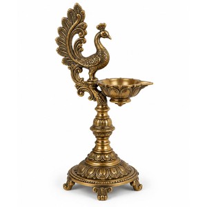 Lámpara de aceite Diya de latón antiguo con diseño de pavo real, venta al por mayor - Decoración india artesanal para el hogar - Product Image 1