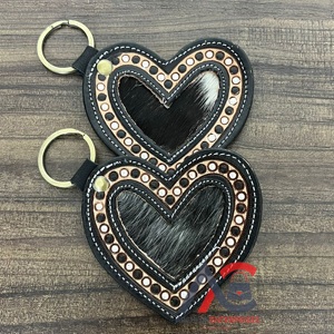 2026 Premium High Quality Black Cowhide <b>Leather</b> Heart Shape Keychain Holder Western <b>Leather</b> Keyring Accessory Wholesale Supplier - Product Image 1