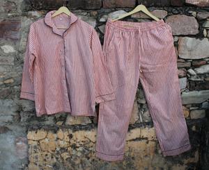 Conjuntos de pijama de Venta caliente cintura elástica estampado a rayas ropa de casa elegante vestido de noche estampado colorido conjuntos de pijama acogedor de moda - Product Image 1