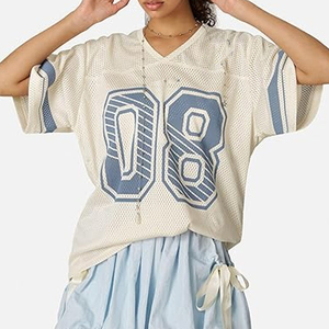 เสื้อฟุตบอลตาข่ายแบบสั่งทำพิเศษ คอวีทรงโอเวอร์ไซส์ สไตล์เรโทร พิมพ์ลายดิจิตอลแบบซับลิเมชั่น พร้อมโลโก้ ชื่อ และหมายเลข จากผู้ผลิต - Product Image 3