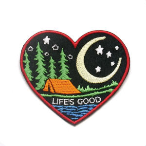 Patch brodé thermocollant en sergé, forme cœur ronde, personnalisable avec votre nom et logo, vente en gros - Product Image 1