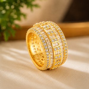 Anillo de Eternidad Completo Chapado en Oro de 18K con Moissanita de Corte Redondo, Banda de Boda y Joyería de Compromiso con Diamantes Baguette para Mujer - Product Image 2
