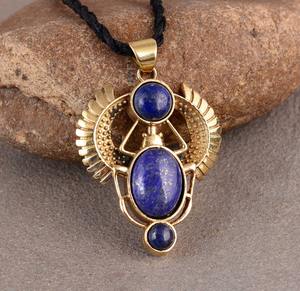 Collar de Piedra Lunar Escarabajo Dorado, Talismán y Colgante de Tercer Ojo, Joyería con Cordón de Labradorita, Regalo para Ella o Él, Gema Curativa - Product Image 4