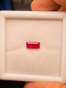 Rubis rouge naturel de qualité supérieure 1,87 carats, taille émeraude du Mozambique, pierre précieuse traitée thermiquement 9,6x4,8x3,4mm, lustre exceptionnel, certifié tiers - Product Image 6