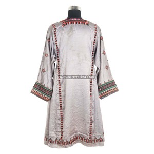 Vestido Afgano Bordado en Seda BDR003, Estilo Vintage Único, Gran Venta 2026, Vestido Banjara Afgano Bordado a Mano, Estilo Bohemio - Product Image 4