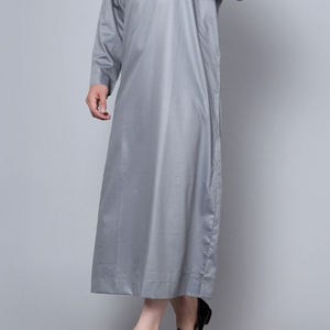 Thobe musulman pour homme, personnalisé, haut de gamme, décontracté, respirant, en polyester, longueur au sol, manches longues, toutes saisons, vente chaude - Product Image 2