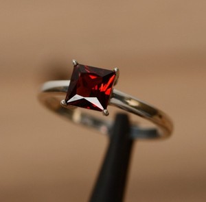 Wholesale Natural Red Garnet <b>Ring</b> 925 Sterling <b>Silver</b> Handmade Princess Cut Garnet <b>Solitaire</b> <b>Ring</b> Gemstone Jewelry for Women - Product Image 2