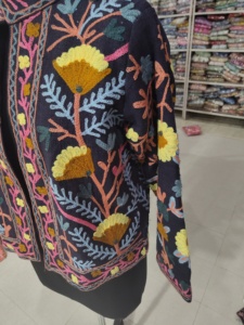 เสื้อแจ็คเก็ตปักลายดอกไม้สำหรับผู้หญิง คอปกปีเตอร์แพน แขนยาว ผ้าฝ้าย สไตล์ไพรรี่ชิค เหมาะสำหรับใส่ในฤดูใบไม้ผลิ ของขวัญสำหรับเธอ - Product Image 3