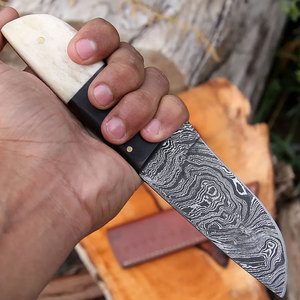 Cuchillo de Caza de Acero de Damasco Hecho a Mano de Primera Calidad con Diseño de Espiga Completa para Acampar al Aire Libre, Pescar y Uso de Supervivencia - Product Image 6