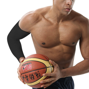 Manchons de compression pour hommes, protection UV, tissu durable, adaptés à l'entraînement en salle de sport et aux activités de plein air - Product Image 5