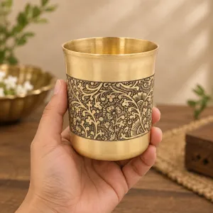 Verre en laiton élégant avec un design gravé complexe pour la mise en scène de tables à manger traditionnelles, la décoration culturelle et les occasions festives - Product Image 1