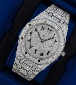 Montre de luxe en acier inoxydable de haute qualité avec mouvement à quartz et bracelet entièrement serti de diamants Moissanite VVS pour hommes et femmes - Product Image 2