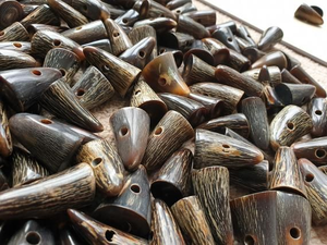 Puntas de Cuerno de Búfalo Negro 100% Puro, Naturales, Pulidas, Ecológicas, Modernas y Hechas a Mano de Alta Calidad, de Uttar Pradesh - Product Image 2