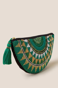 Porte-monnaie brodé à la main avec perles et pompon, motif géométrique vert et or, forme demi-lune, fermeture éclair - Product Image 2
