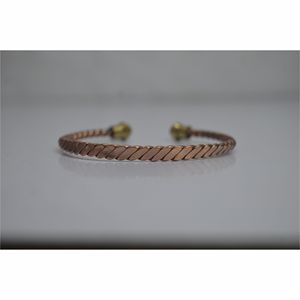 Pulsera de Terapia Magnética de Cobre Puro para Alivio del Dolor de Artritis, Brazalete de Cobre Bioenergético Ajustable Martillado, Joyería para Hombres - Product Image 2