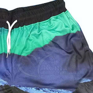 Shorts de sport streetwear personnalisés pour hommes, coupe oversize, en maille, par sublimation - Product Image 5