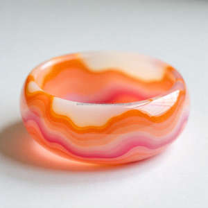 สร้อยข้อมือเรซินแบบหมุนหนาสำหรับผู้หญิงทำด้วยมือมีลวดลายหลากสีที่ออกแบบมาเพื่อยกระดับเครื่องแต่งกายที่มีไหวพริบทางศิลปะ - Product Image 2