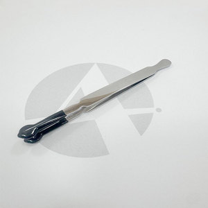 Pince à perles professionnelle en acier inoxydable avec poignée en PVC pour l'installation de bijoux de piercing corporel - Product Image 1