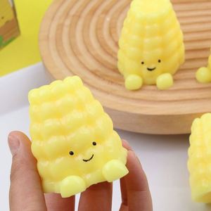 ของเล่นบีบ TPR แบบกำหนดเอง ของเล่นบีบแป้งข้าวโพด บรรเทาความเครียด ของเล่นเสริมพัฒนาการสำหรับเด็ก ของเล่นคลายเครียดแสนสนุก อุปกรณ์เสริมสำหรับเด็ก - Product Image 4