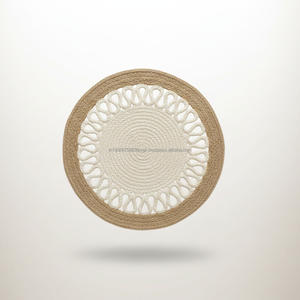 แผ่นรองจานทรงกลมทำจากผ้าปอกระเจาแบบเรียบง่ายเป็นมิตรกับสิ่งแวดล้อม ขนาด 14 นิ้ว ทำด้วยมือ ทนความร้อน งานฝีมือศิลปะอินเดีย ผลิตในอินเดีย - Product Image 3