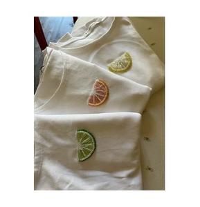 Camiseta Blanca Personalizable para Mujer con Cuentas Móviles de Doble Cara, Bordado Hecho a Mano, Diseño Leman, Top Casual con Cuentas - Product Image 2