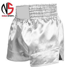 กางเกงมวยไทยสีพื้นคุณภาพพรีเมียมสำหรับผู้ชาย ผลิตจากโพลีเอสเตอร์ 100% ทนทานและเป็นมิตรต่อสิ่งแวดล้อม ในราคาที่เหมาะสม ปี 2026 - Product Image 2