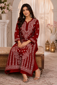 Kurti Georgette Chikankari le plus vendu - Kurti ethnique décontracté pour femme, brodé de luxe à Lucknow, couleur rouge bordeaux - Product Image 4