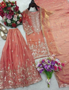 Conjunto de Traje Sharara de Seda Zmy Chu con Bordado de Lentejuelas para Invitadas a Bodas, Sangeet, Mehndi, Festivales y Eventos Familiares - Product Image 3