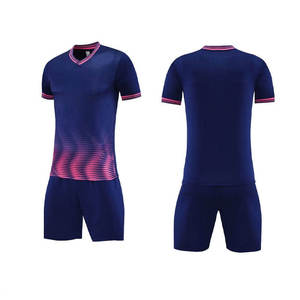 Nouveau modèle de maillot de football personnalisé, vêtements de sport de haute qualité, design respirant et léger - Product Image 2