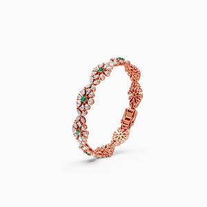 Pulsera de lujo con racimo floral de diamantes cultivados en laboratorio, con 8.07 quilates de diamantes y piedras preciosas en oro amarillo de 9K, oro blanco y oro rosa. - Product Image 3