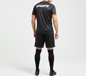Camiseta Deportiva para Hombre, Manga Corta, Cuello en V, Negra con Rayas Naranjas, Absorbe la Humedad, Ropa de Fútbol, Ajuste Atlético, Estampado Sublimado - Product Image 2