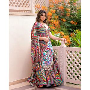 Lehenga-Choli de Diseñador XL Especial para Navratri con Estampado Digital - Product Image 3