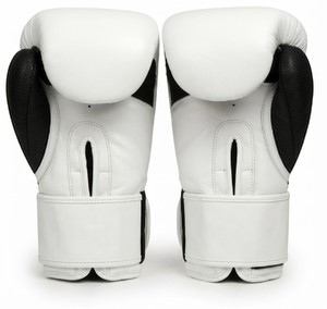 Gants de boxe en cuir PU blanc avec logo personnalisé, pour entraînement et sparring, respirants, séchage rapide, réglables - Product Image 2