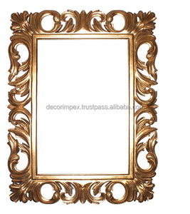 Un miroir est une surface lisse et polie qui réfléchit la lumière, formant une image de tout ce qui se trouve devant elle. - Product Image 2