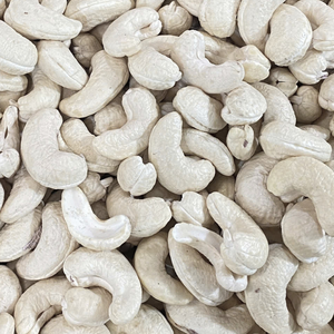 Vente en gros de noix de cajou de haute qualité W180, noix de cajou brutes, sacs de 22,68 kg en provenance du Vietnam, prix bas, Santigo - Product Image 1