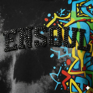 Camiseta de diseñador para hombre con logo de diamantes de imitación personalizado, de manga corta, de peso pesado, con estampado vintage desgastado por el sol, estilo streetwear para primavera. - Product Image 5