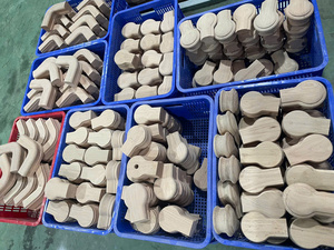 อุปกรณ์ราวจับแบบทันสมัย อุปกรณ์ราวจับไม้โอ๊คแดง ชิ้นส่วนบันไดพร้อมเครื่อง CNC สำหรับบันไดภายในและภายนอกอาคาร ระเบียง จาก EFS เวียดนาม - Product Image 5