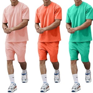 Ensemble T-shirt et short noir très demandé, haute qualité, logo personnalisé, impression en relief couleur unie, vente en gros pour hommes - Product Image 2