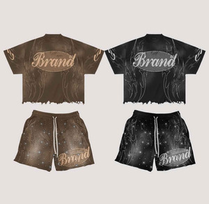 Conjunto de camiseta y pantalones cortos con serigrafía de pedrería efecto desgastado por el sol, totalmente personalizado, de alta calidad, conjunto de pedrería personalizado de moda. - Product Image 1