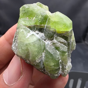 Cristal vert fantôme de forme irrégulière, cristal naturel en vrac pour la fabrication de bijoux - Product Image 1