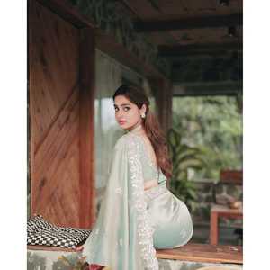 Saree de soirée avec broderie de séquence et de cordon - Product Image 4