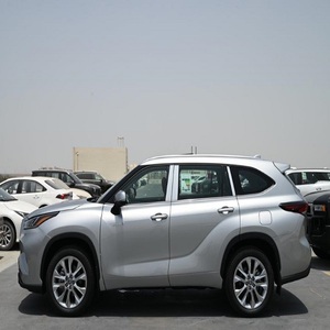 รถยนต์โตโยต้าแลนด์ครุยเซอร์ ไฮแลนเดอร์ ฟอร์จูนเนอร์ SUV ขับเคลื่อนสี่ล้อ เบาะหนัง ภายในสีเข้ม ยาง R16 ใหม่เอี่ยม มีสินค้าพร้อมส่งออก - Product Image 5