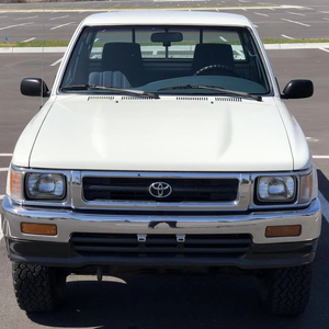 LISTO PARA ENVIAR MODELO ANTIGUO 1992  Deluxe 4x4 4 PickUp Truck Usada - Product Image 1