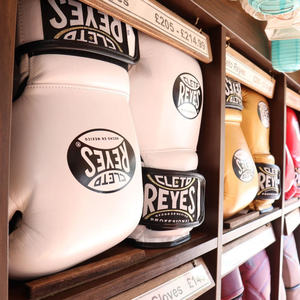 ถุงมือชกมวย Cleto Reyes สีขาวสั่งทำพิเศษ คุณภาพดีที่สุด ขายดีอันดับต้นๆ ผลิตจากหนังวัวแท้ สำหรับ MMA มวยไทย - Product Image 5