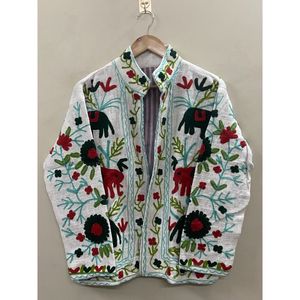 Veste d'hiver en coton brodée de fleurs pour femmes, col mandarin, manches longues, devant ouvert, design fait main - Product Image 1